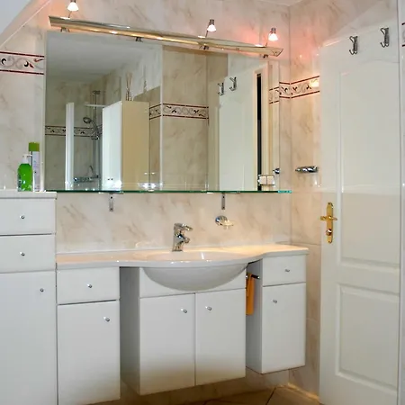 Uhlenhof 4 Groß Zicker